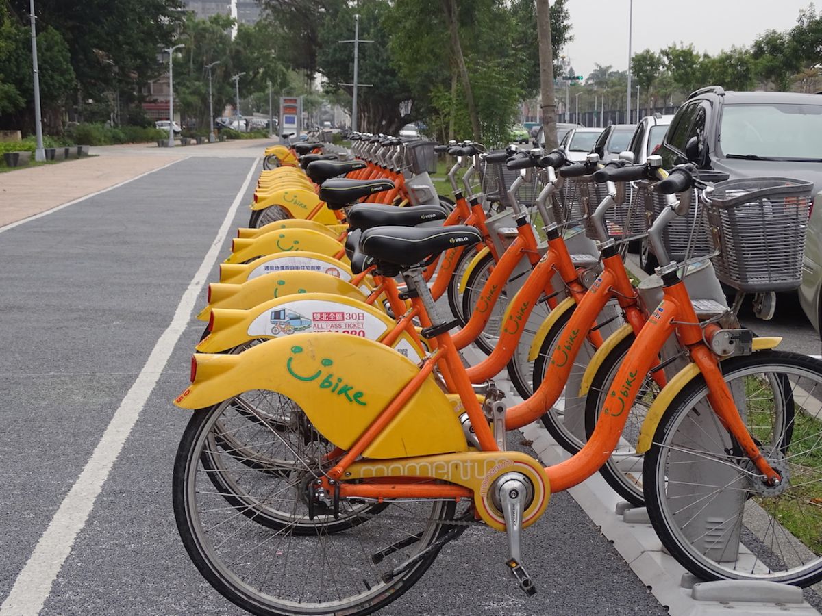 ▲中科院負責「麒麟專案」運載火箭的上校副組長，傳出日前在國防部開完會後騎乘UBike前往捷運站，將極機密的運載火箭紙本資料放在前方車籃內忘了拿走。（圖／記者呂炯昌攝, 2019.2.27）