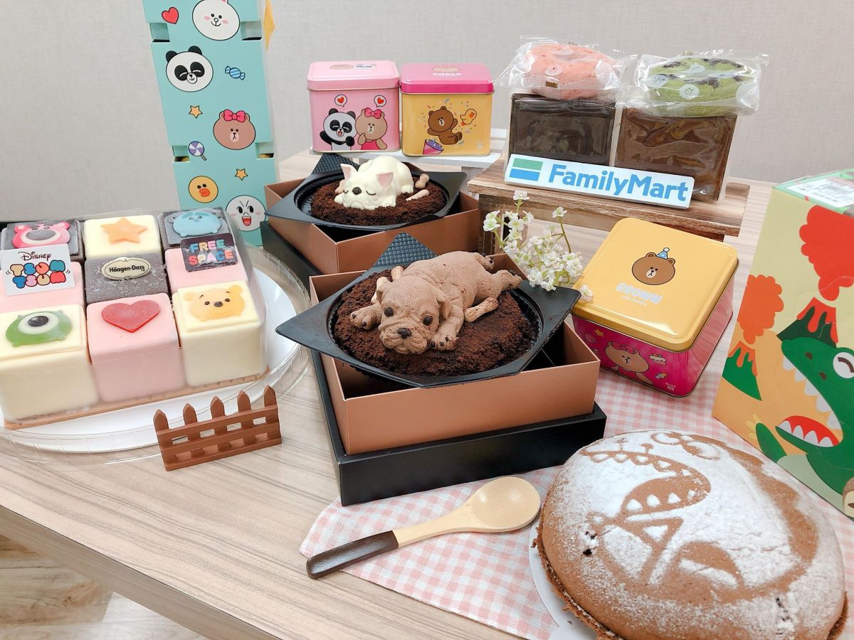 ▲全家搶兒童節商機，引進擬真呆萌犬造型蛋糕，以及迪士尼TSUM TSUM派對冰淇淋蛋糕。（圖／全家提供） 