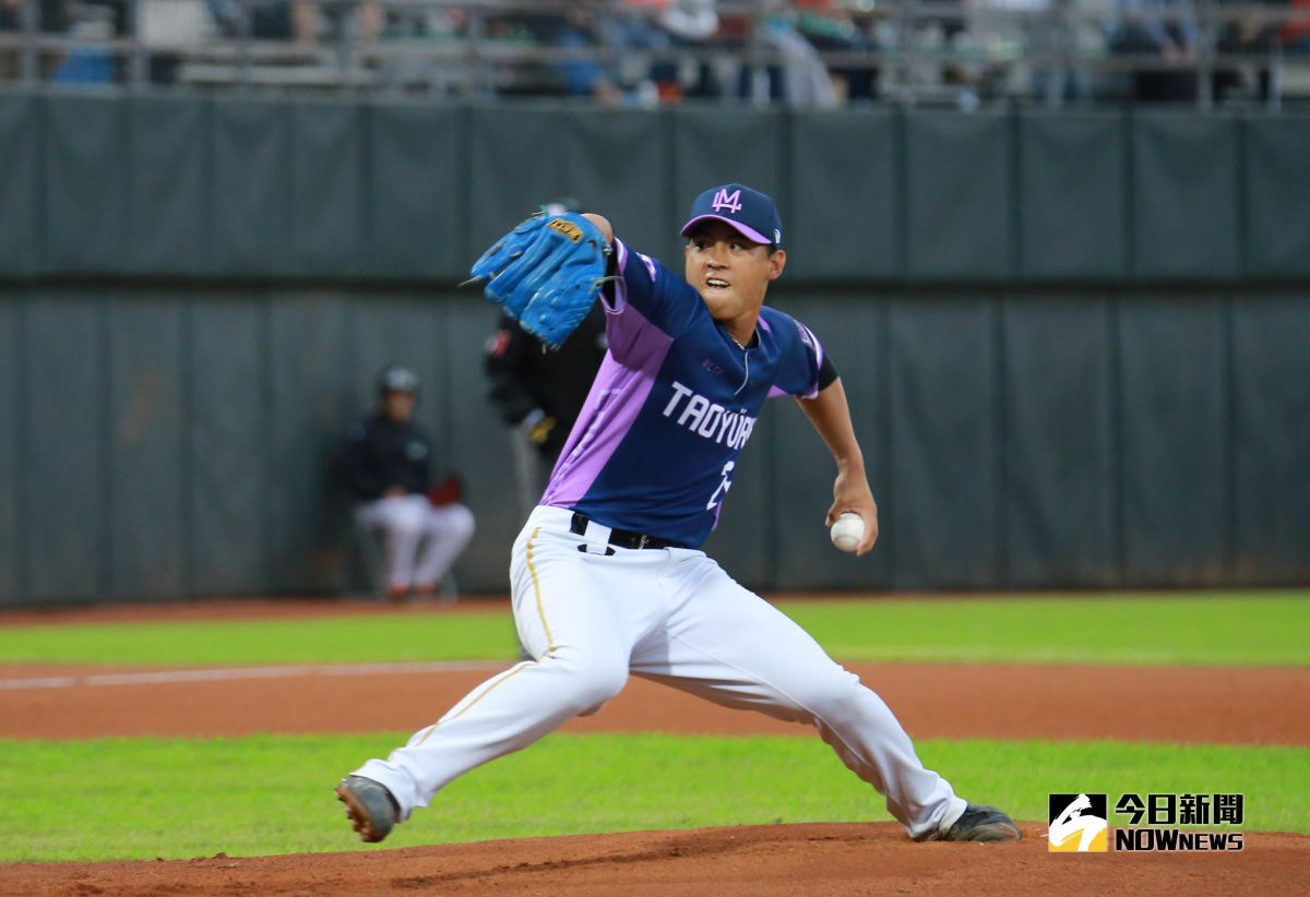 ▲樂天桃猿「火球男」葉家淇本季首度登上一軍，看著各隊年輕投手展露頭角，狂飆球速，也提醒後輩們，要懂得保護自己，不要受傷。（圖／記者葉政勳攝 ）