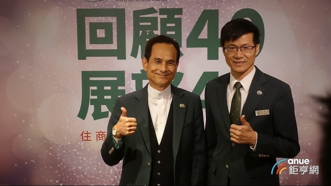 ▲ 住商機構總經理陳錫琮(右)及董事長吳耀焜。(鉅亨網記者張欽發攝)
