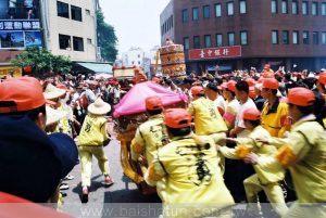 西元2004年白沙屯媽、大甲媽歷史相會。（圖／白沙屯媽祖婆網站）