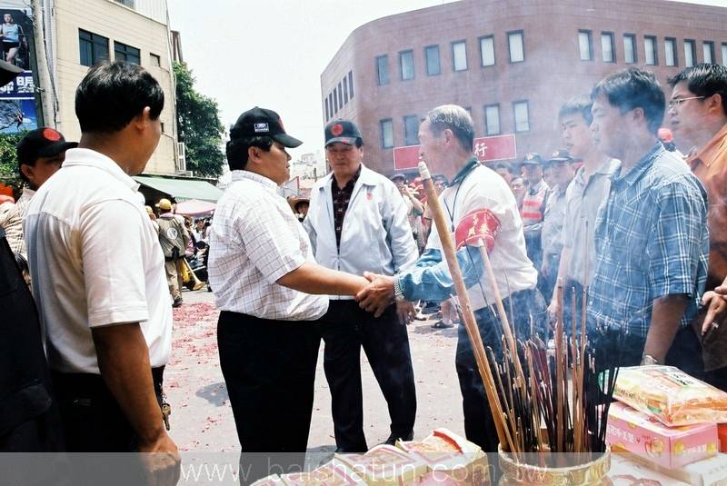 西元2004年白沙屯媽、大甲媽歷史相會。（圖／白沙屯媽祖婆網站）