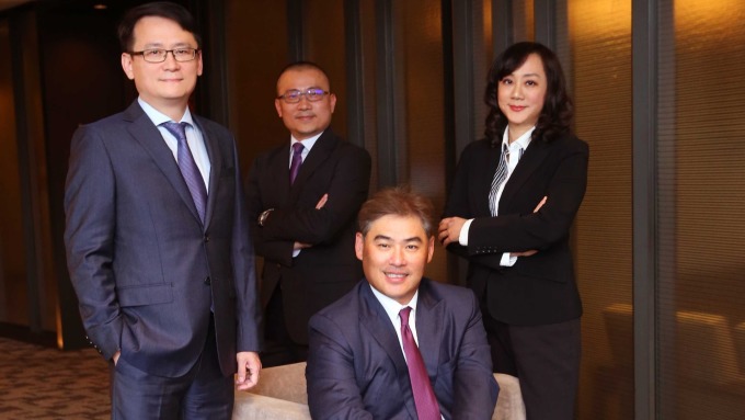 ▲ 台新銀行個人金融事業總處副執行長林尚愷(中)帶領財富管理團隊。(圖:台新銀行提供)