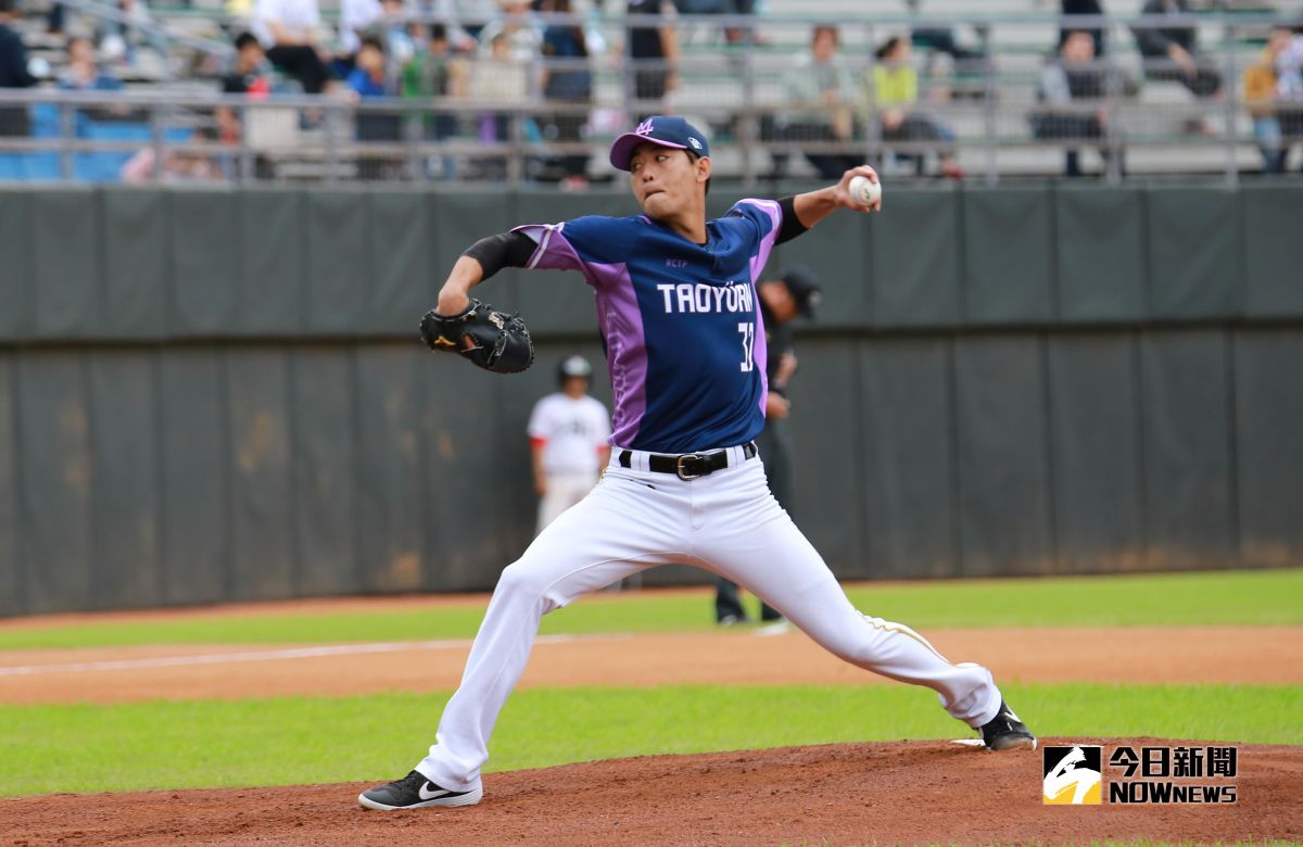 ▲2019強者對決爭霸賽 Lamigo桃猿vs.東北樂天金鷲第二戰，Lamigo桃猿先發投手王溢正。（圖／記者葉政勳攝 , 2019.03.01）