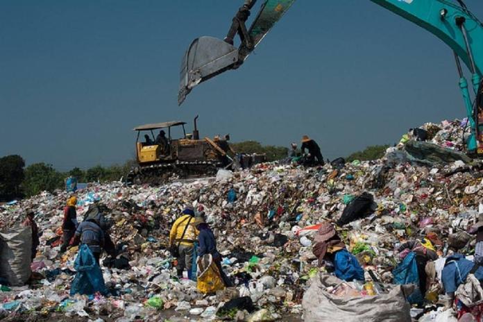 ▲台南每日事業廢棄物將近 4000 噸。（圖／記者陳聖璋翻攝自 Thibaud Saintin）