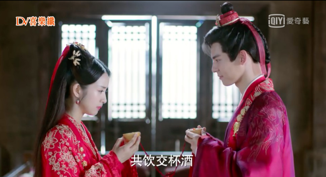 ▲林依晨在《小女花不棄》中，與林柏宏成親。（圖／翻攝自愛奇藝台灣站）