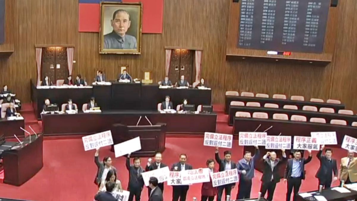 同婚專法5日在立法院通過逕付二讀，國民黨團在會場大喊「反對逕付二讀」，最後仍不敵民進黨立委多數的表決優勢。（圖 / 記者陳弘志攝，2019.03.05）