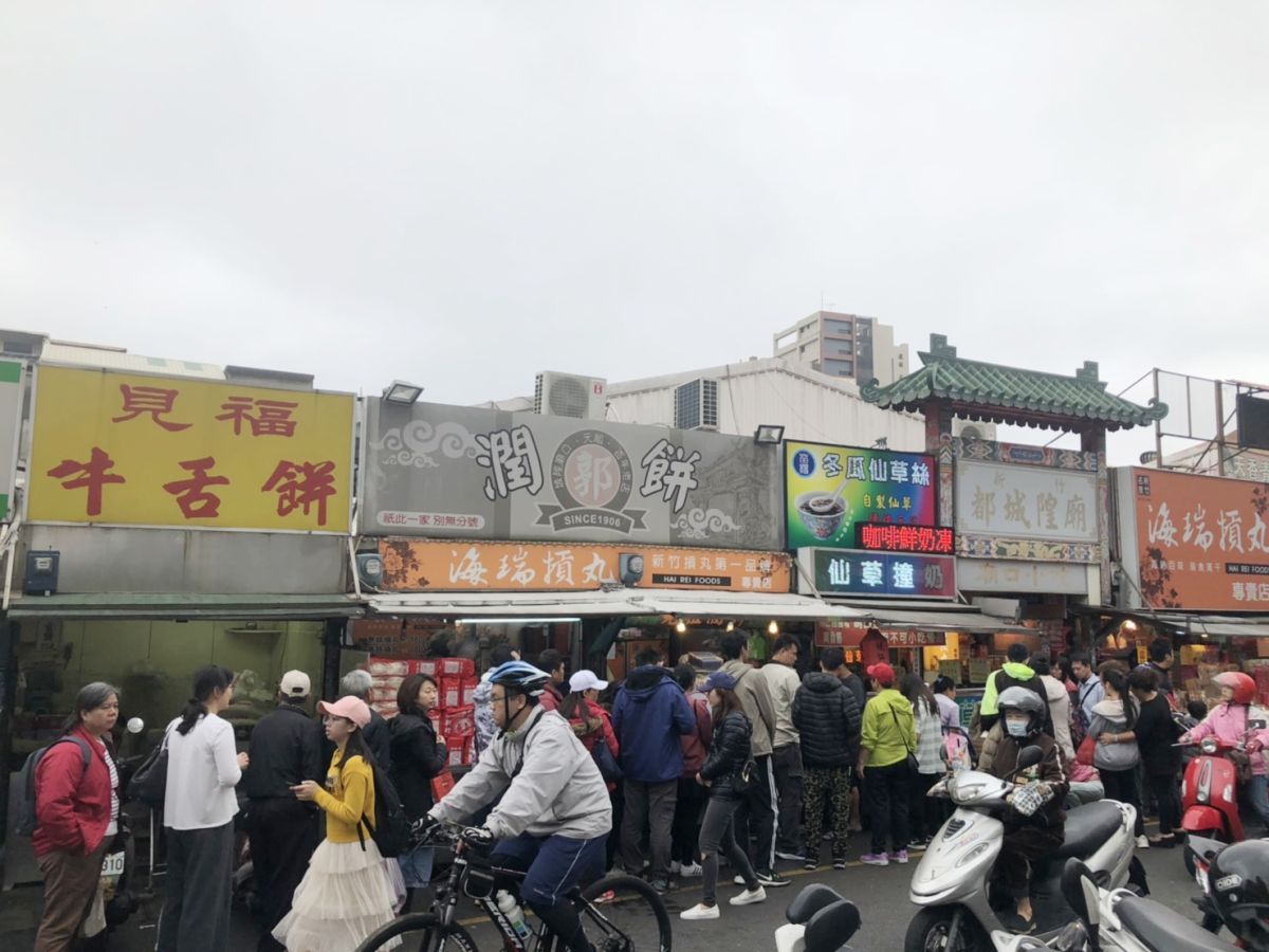 ▲新竹城隍廟商圈人潮眾多。(圖/信義房屋提供)