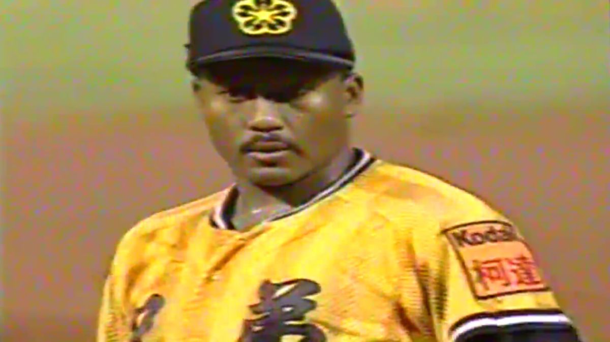 前兄弟洋投巴比諾在日職巨人隊穿上59號球衣（圖／NOWnews資料照）