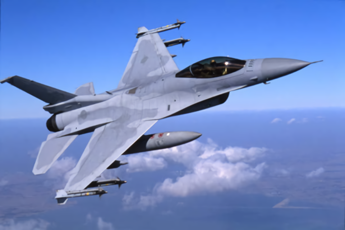 ▲國防部在2019年以2472億餘元與美國簽約採購66架F-16V戰機。（圖／翻攝自洛克希德·馬丁公司官網）