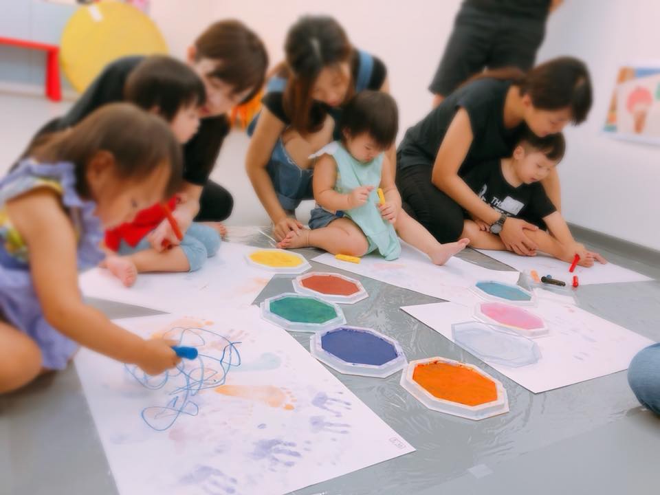 感覺統合系統裡的「觸覺系統」是最基本、影響力最大的系統。（圖／共玩谷親子玩習所提供）