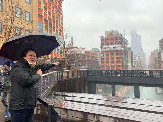 ▲基隆市長林右昌率團訪美，參訪了紐約重要的都市再生計畫的指標地點，第一站來到著名的高線公園。。（圖／基隆市政府提供）