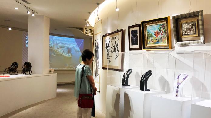 羅浮宮獲獎名家展、台灣美術成熟世代微型展　高雄登場
