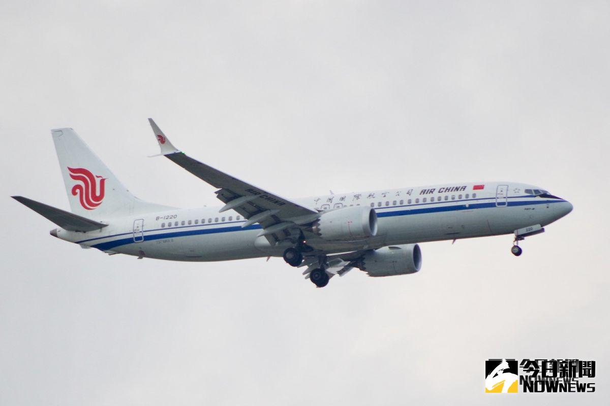 ▲波音 737 MAX 8 半年連發生兩起失事意外，中國大陸民航總局今（ 11 ）日下達同款飛機禁飛令，目前國籍航空尚未引進 737 MAX 客機，若有航空公司有意引進，民航局也會密切注意。（圖／記者陳致宇攝）