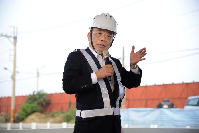 蘇貞昌表示，交通建設越早完成越好，並指總統蔡英文也相當關心工程進度。