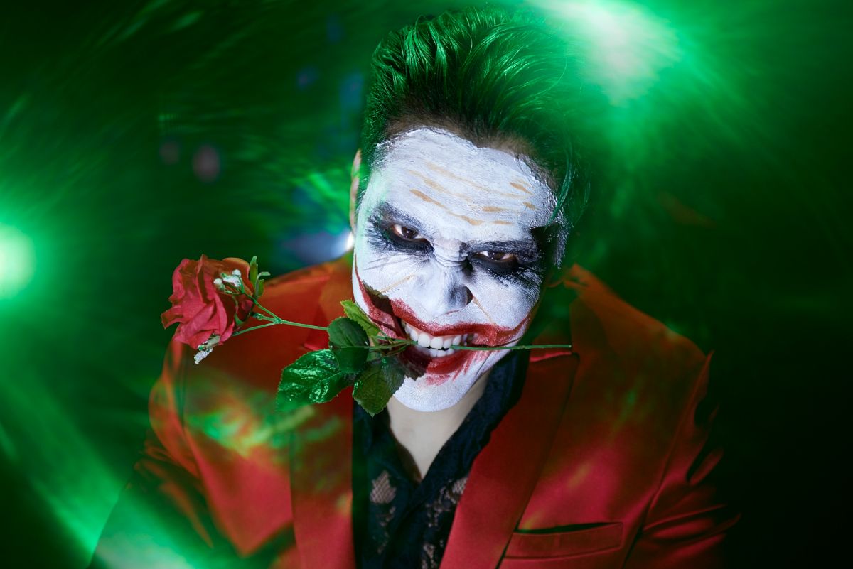 ▲胡宇威扮小丑好驚人。（圖／寶麗來國際娛樂提供）