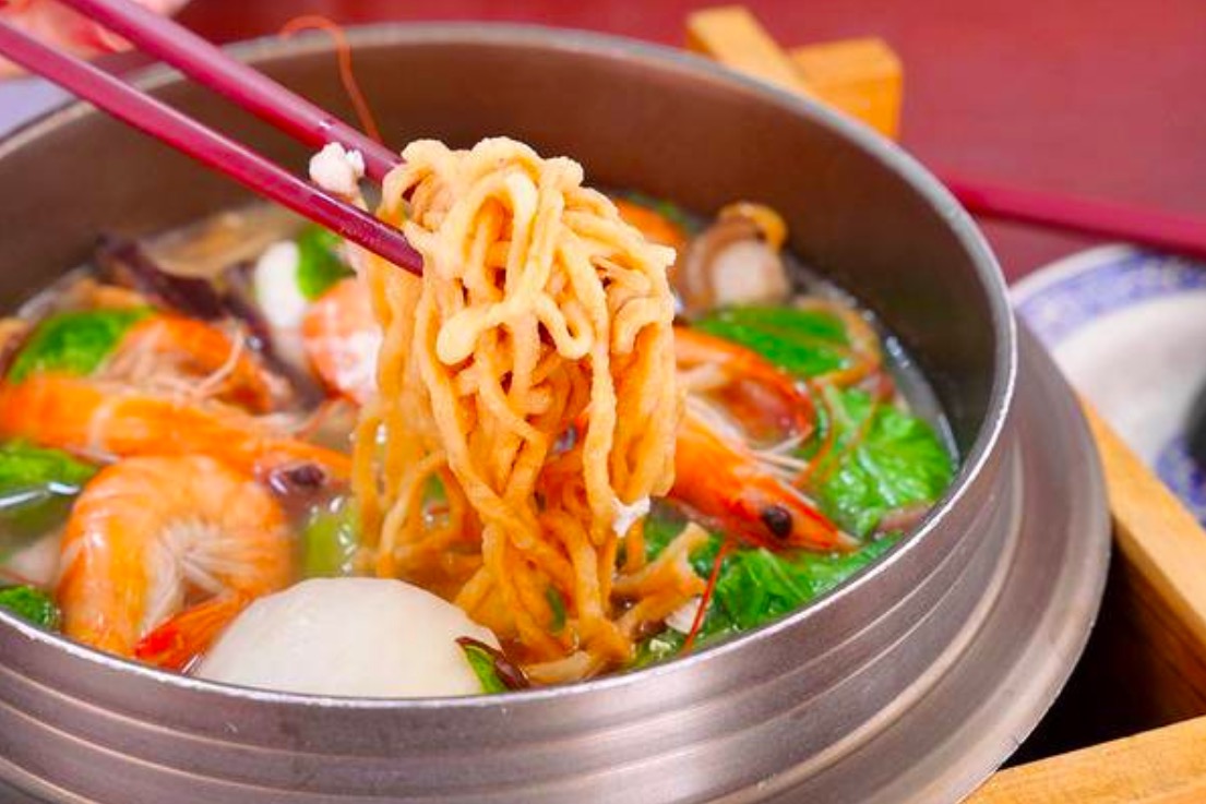 ▲有位客人在評論餐廳時建議「換掉假意麵」，引發大家好奇意麵還分真假嗎？（示意圖／翻攝自《爆廢公社》臉書社團）