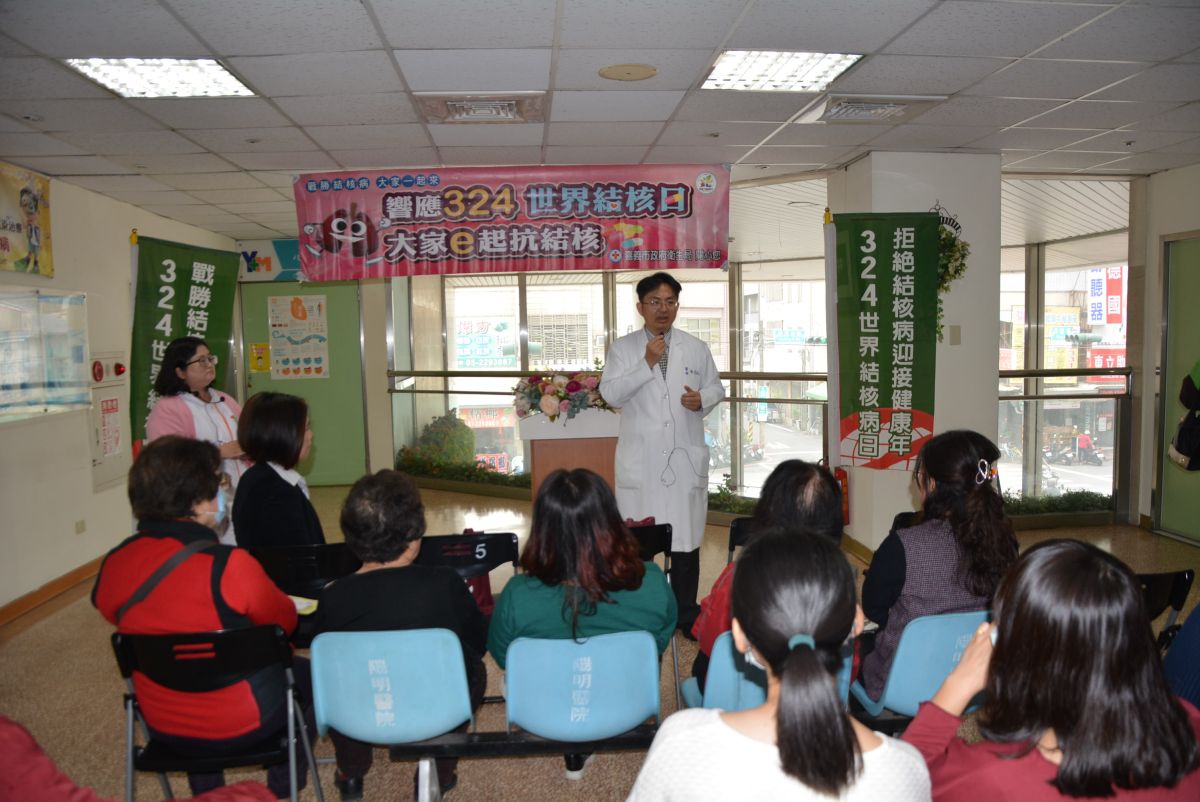 ▲陳宗成醫師說明有關潛伏結核感染之相關衛教。（圖／記者郭政隆攝）