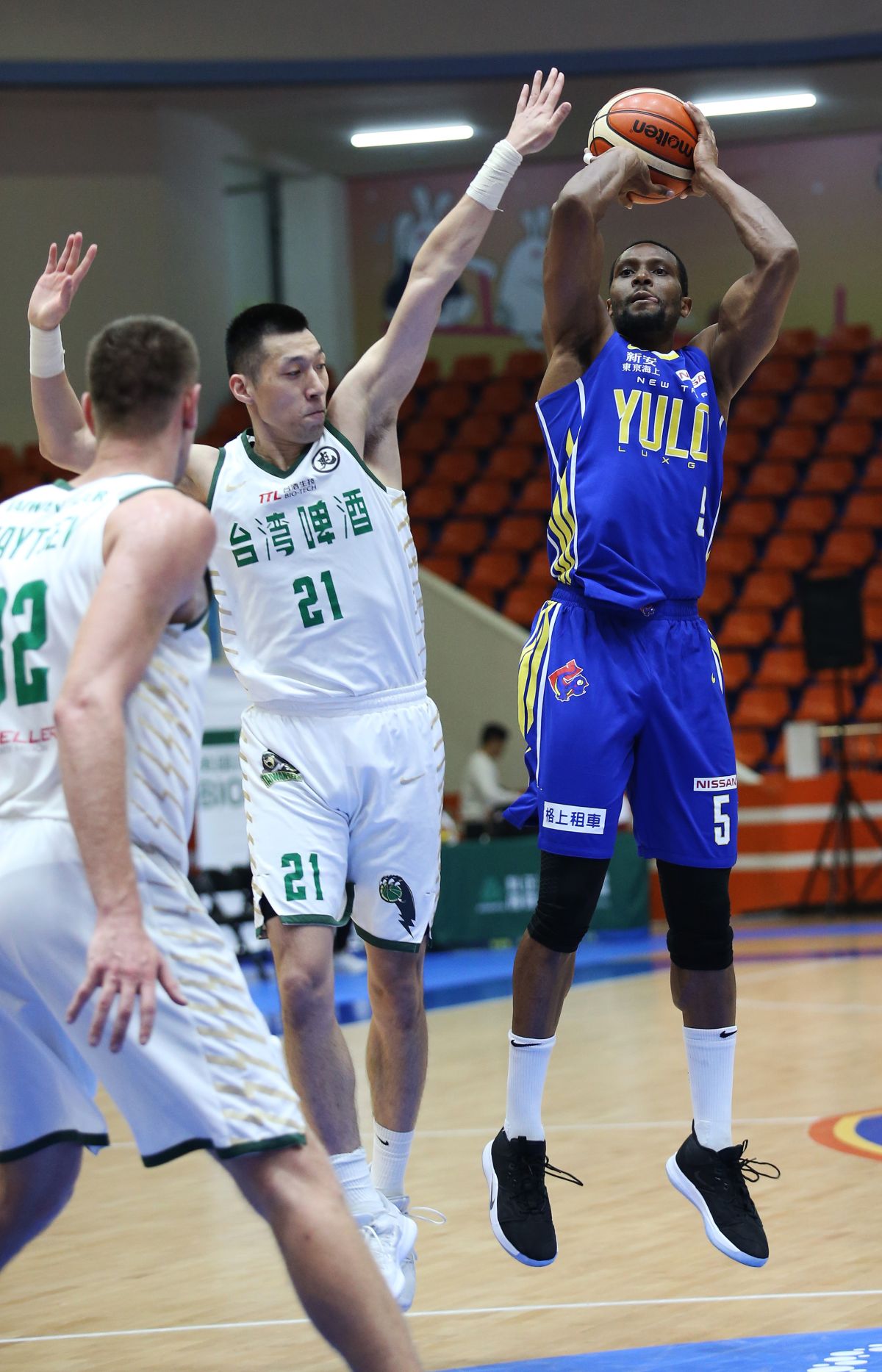 ▲洋將瓊斯改披裕隆戰袍（圖／籃協提供）