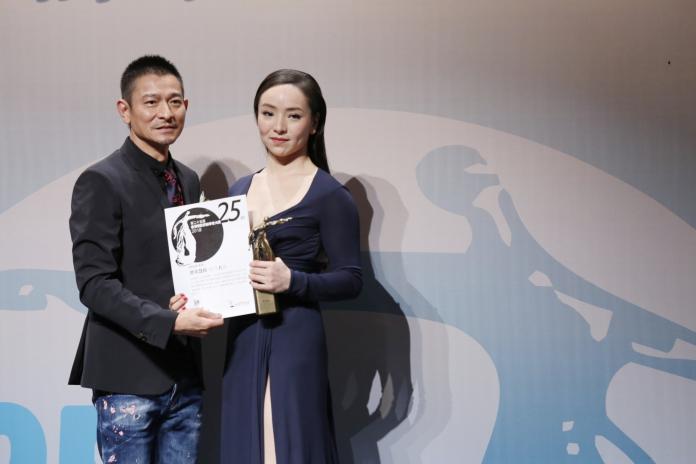 劉德華頒獎典禮「被吃豆腐」　女星對他唱這首歌
