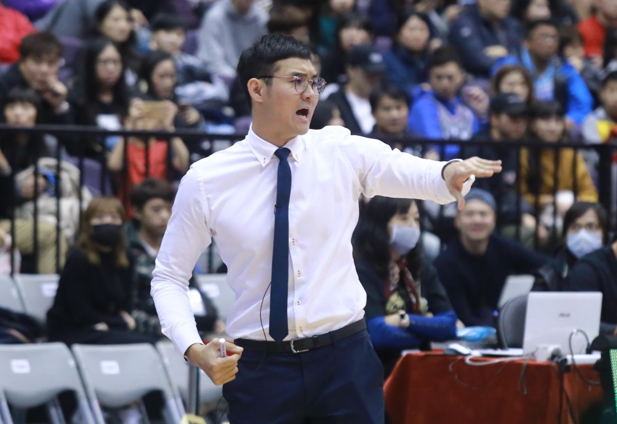 ▲HBL四強賽高苑工商vs.南山高中。南山高中總教練許時清。（圖／記者葉政勳攝 , 2019.03.16）