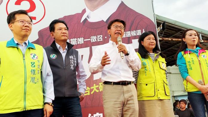 台南立委補選郭國文以3千多票微幅差距險勝，沒讓民進黨斷氣。