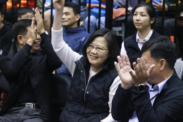▲總統蔡英文到台北小巨蛋觀看HBL冠軍賽。（圖／記者葉政勳攝 , 2019.03.17）