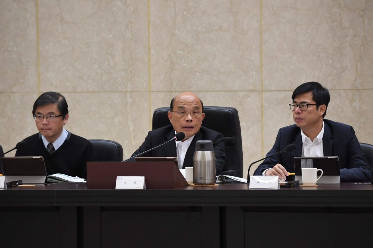 行政院長蘇貞昌昨天在治安會報下達嚴厲指示，特種行業店門口鬥毆事件頻傳，類似的狀況，沒有馬上處理、沒有有效處理，「那就是警察局長不適任」（圖／行政院提供）
