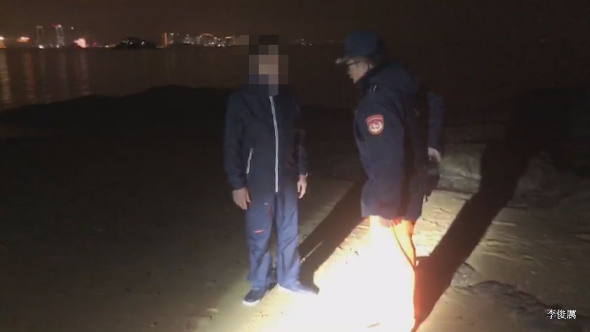 ▲陳姓台商在小金門東坑偷渡上岸時，隨即遭埋伏的岸巡守望哨人員逮捕。（圖／第九岸巡隊提供）