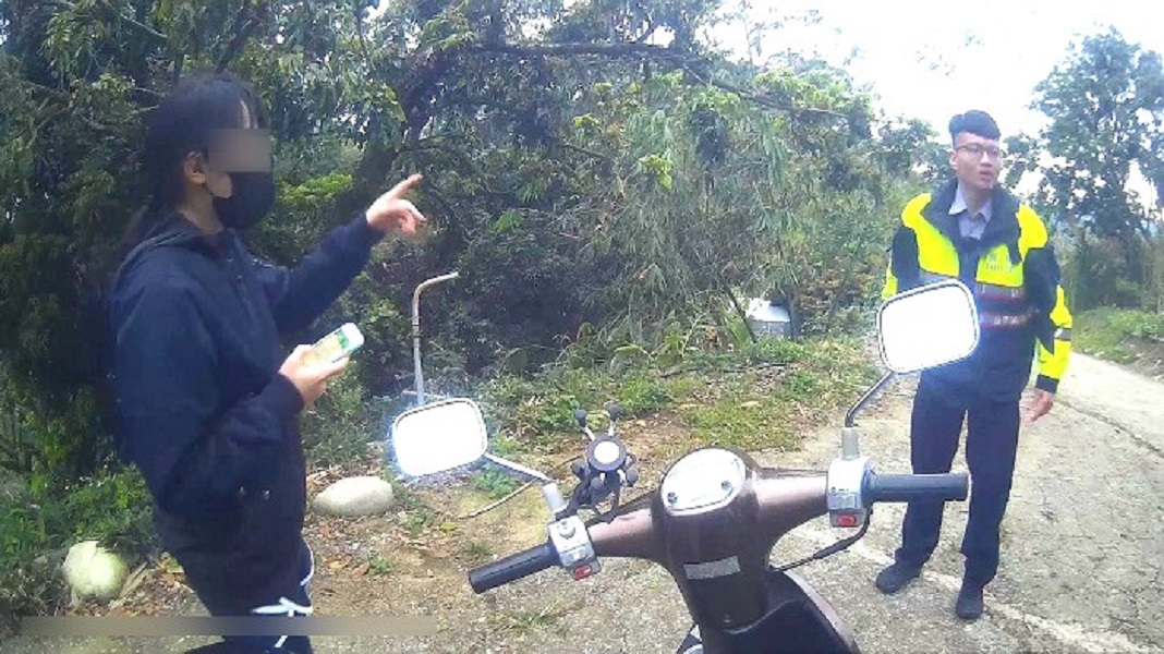 ▲女子依賴手機導航，卻被誤導迷失於大坑山區（圖／警方提供）