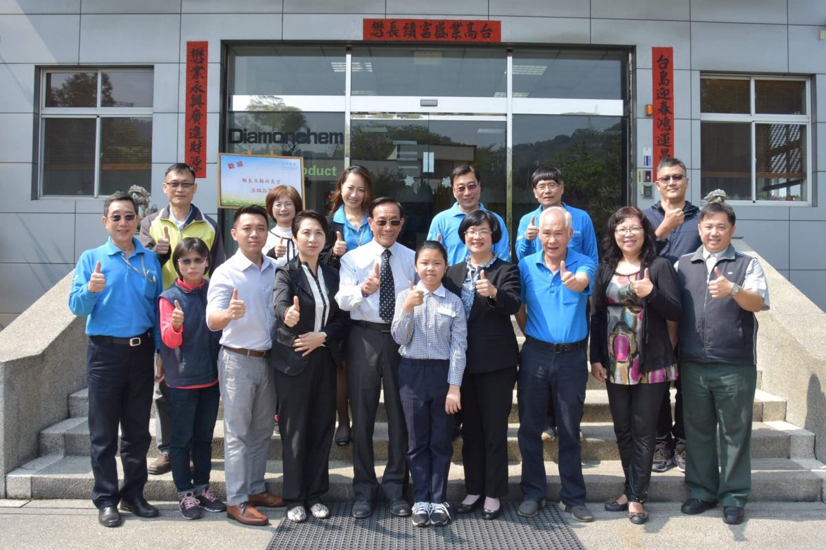 ▲台懋實業公司再度捐贈校園保全經費予員林市東山國小使用，王惠美肯定不忘回饋鄉里的精神。（圖／記者陳雅芳攝，2019.03.19）