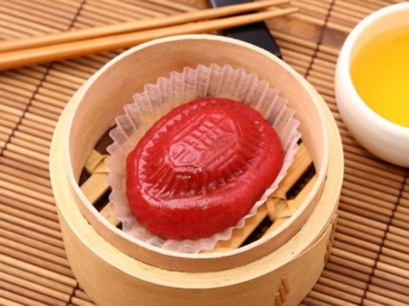 ▲ihergo愛合購觀察發現，掃墓祭祖以簡便小份量的糕粿跟滷菜熟食為主，超迷你紅龜米果子一周就賣破1800份。（圖／愛合購提供）