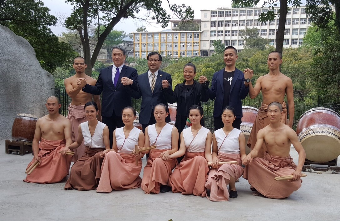 ▲諾亞媒體鄭乾池董事長、力麗觀光蔡宗易董事長、優人神鼓劉若瑀創辦人、優人神鼓王騰崇執行長(由左至右)。（圖／公關照片）