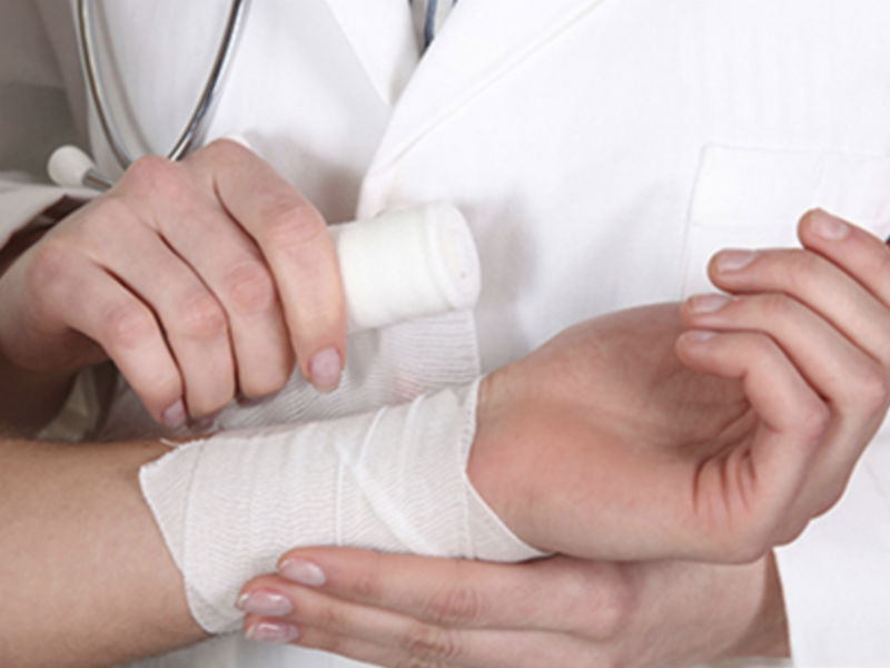 ▲醫師表示，燒燙傷時不應用蘆薈、左手香等偏方敷患處，以免刺激皮膚。（圖／ingimage）