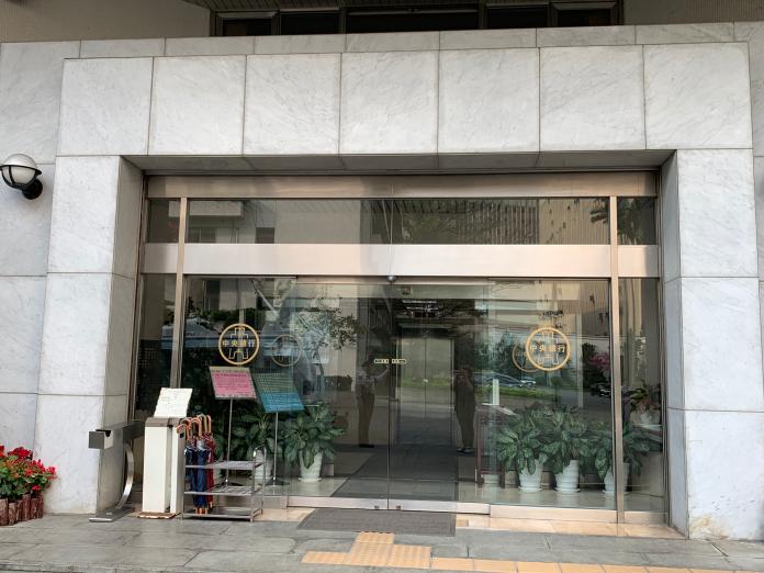 ▲中央銀行今（31）日公布今（2025）年第2季理監事會議事錄，並揭露理事對於房市看法，數位理事認為，還須一段時間觀察房地產趨勢，目前宜維持選擇性信用管制措施不變。（圖／記者顏真真攝）