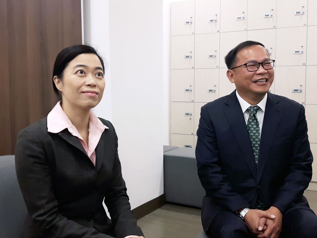 ▲桃園市政府今早安排兩位新上任的首長與媒體見面，圖右為新任桃園航空城公司董事長王義川，圖右為研考會主委吳君婷。（圖／記者李春台攝, 2019.03.22）