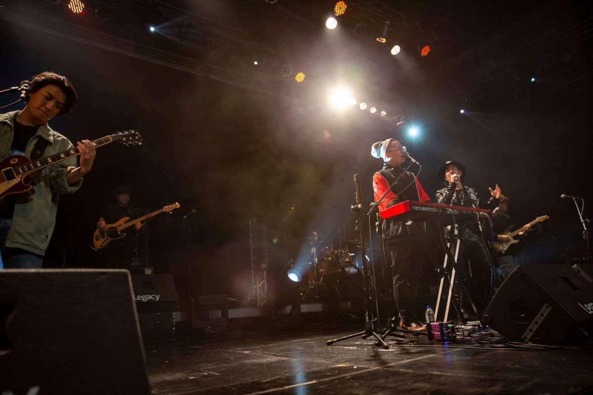 ▲任賢齊與茄子蛋合作，登台時秀出半身刺青。（圖／Legacy提供）
