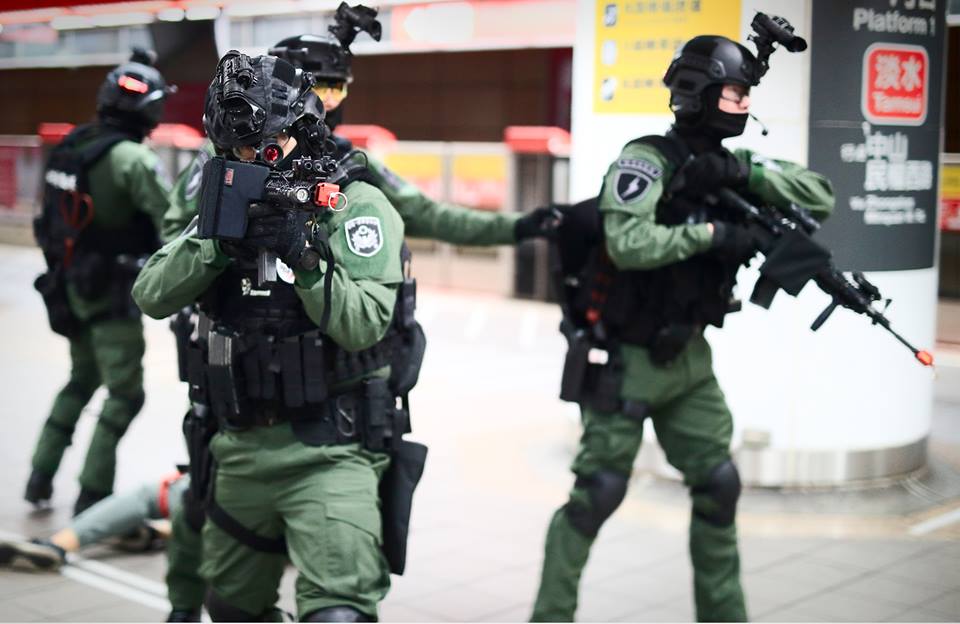 ▲警政署所屬特勤隊23日在北車實施「無劇本」反恐演習。（圖／翻攝自NPA署長室臉書）
