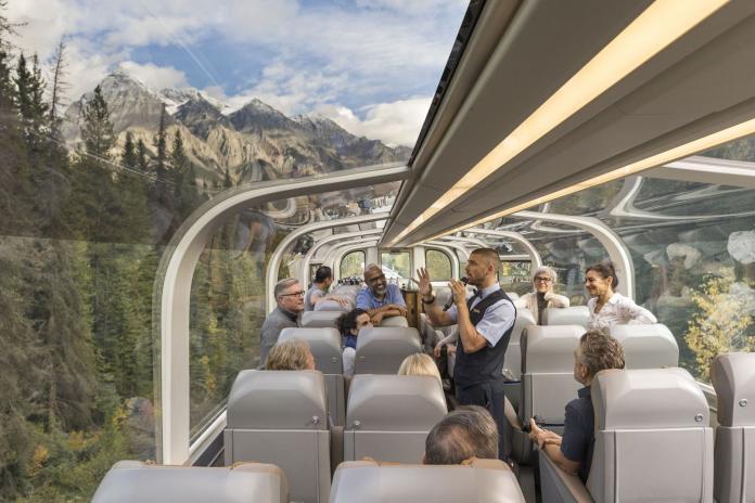 ▲洛磯山之光火車擁有玻璃圓頂，可欣賞自然美景與野生動物。（圖／加拿大航空）