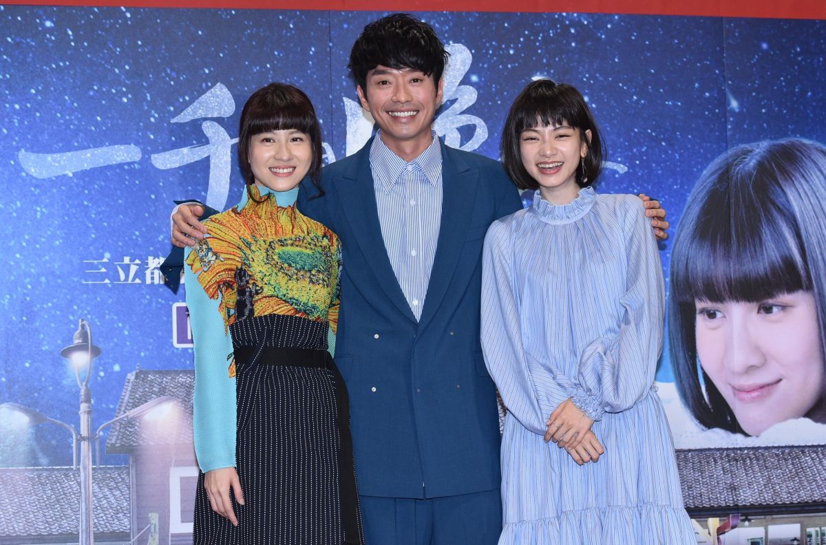 ▲連俞涵（左起）、張棟樑、姚愛寗出席《一千個晚安》首映。（圖／記者林柏年攝，2019.03.26）