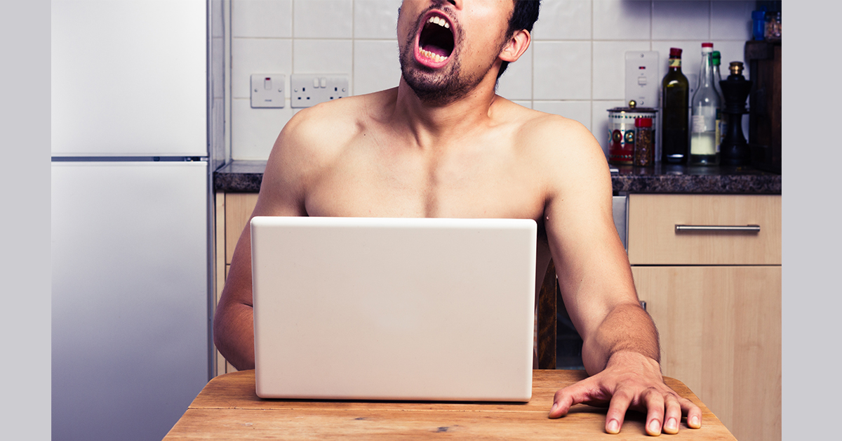 ▲網路盛傳看太多A片過度打手槍，可能造成陽痿、早洩。楊永榮說明，從醫學角度來看，適度的手淫，可以讓陰莖海綿體常常充血，比較不易發生陽痿，且手淫定期射精，也可以避免攝護腺結石。（圖／ingimage）