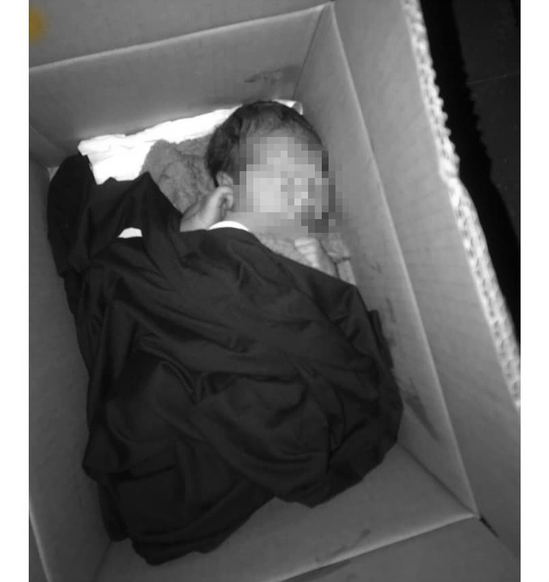 ▲民眾抓寶發現有期待為減的女嬰被丟棄在紙箱中。（圖／翻攝自PTT）