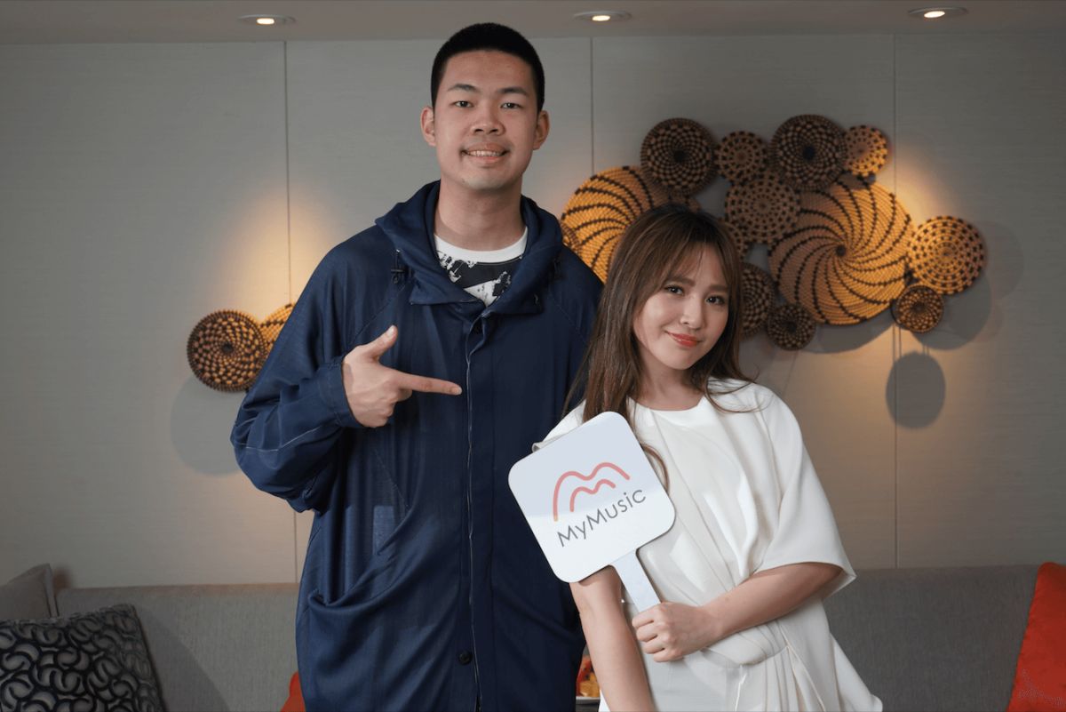 ▲梁文音與陳大天玩起九宮格遊戲。（圖／MyMusic提供）
