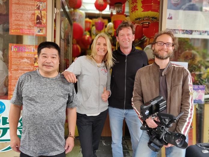 ▲德國女星克莉絲.舒茲（左二）與製作團隊赴台灣拍攝觀光宣傳短片，被台灣人情味與美食深深打動。（圖／觀光局提供）