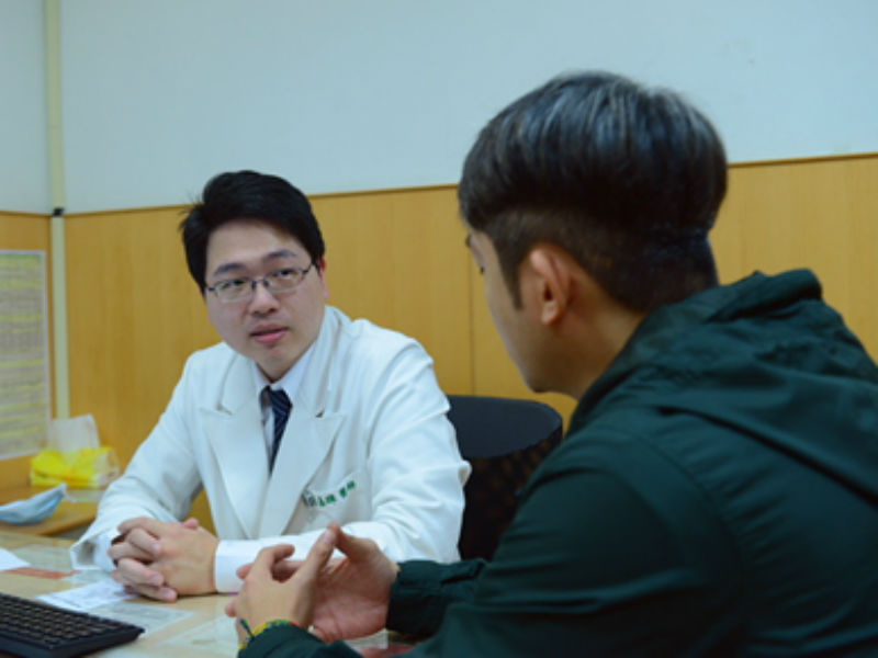 ▲醫師提醒，若40歲以下就得高血壓，且服藥控制不佳，加上全身無力及低血鉀情況，應盡早篩檢內分泌高血壓。（圖／台北慈濟醫院提供