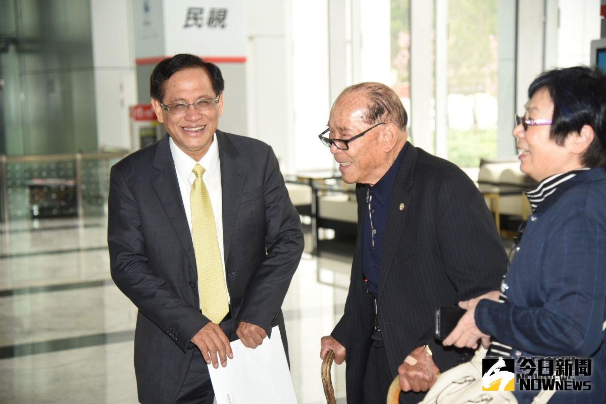 ▲民視變天，郭倍宏（左一）召開緊急記者會。（圖／陳明安攝，2019.03.29）