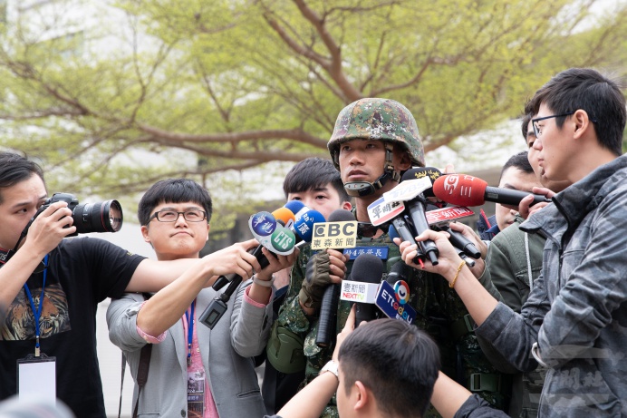 ▲ 特四營營長朱中校接受媒體專訪。（軍聞社記者周力行攝）