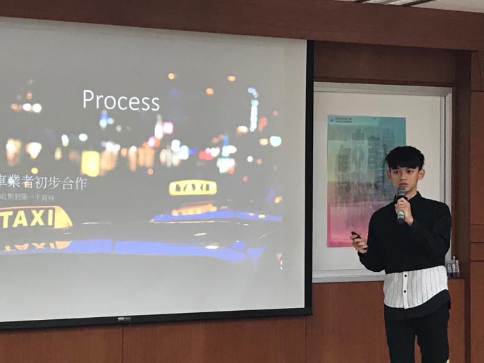 A組金銅賞坑洞先知，此作品運用計程車四處戴客的特性，利用震動感測器大量收集路面數據，提供工路局客觀且實際的統計資料，以達道路坑洞預防、修補最大效益。（圖／技嘉教育基金會提供）