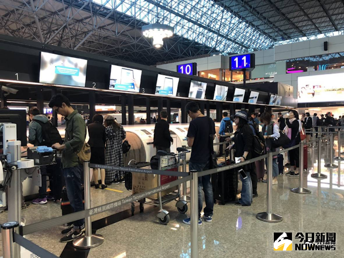 ▲尖峰時段不想人擠人，《 NOWnews 今日新聞》帶你發現內行人才知道的桃園機場走法，節省出國時間。（圖／記者陳致宇攝）
