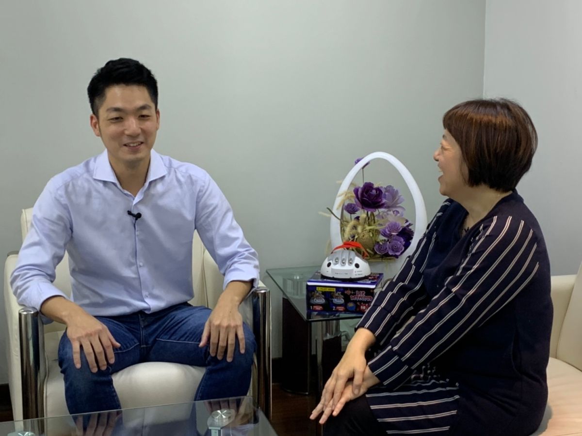 NOWnews今日新聞最夯節目「小玉巷仔內」，12日中午12時邀請到「立院男神」國民黨立委蔣萬安。（圖/NOWnews）